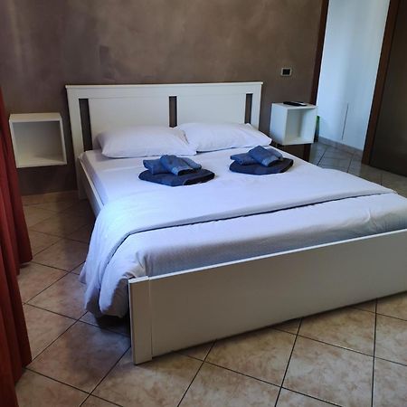 Alloggio Alfa - Central Apartment Civitavecchia Ngoại thất bức ảnh