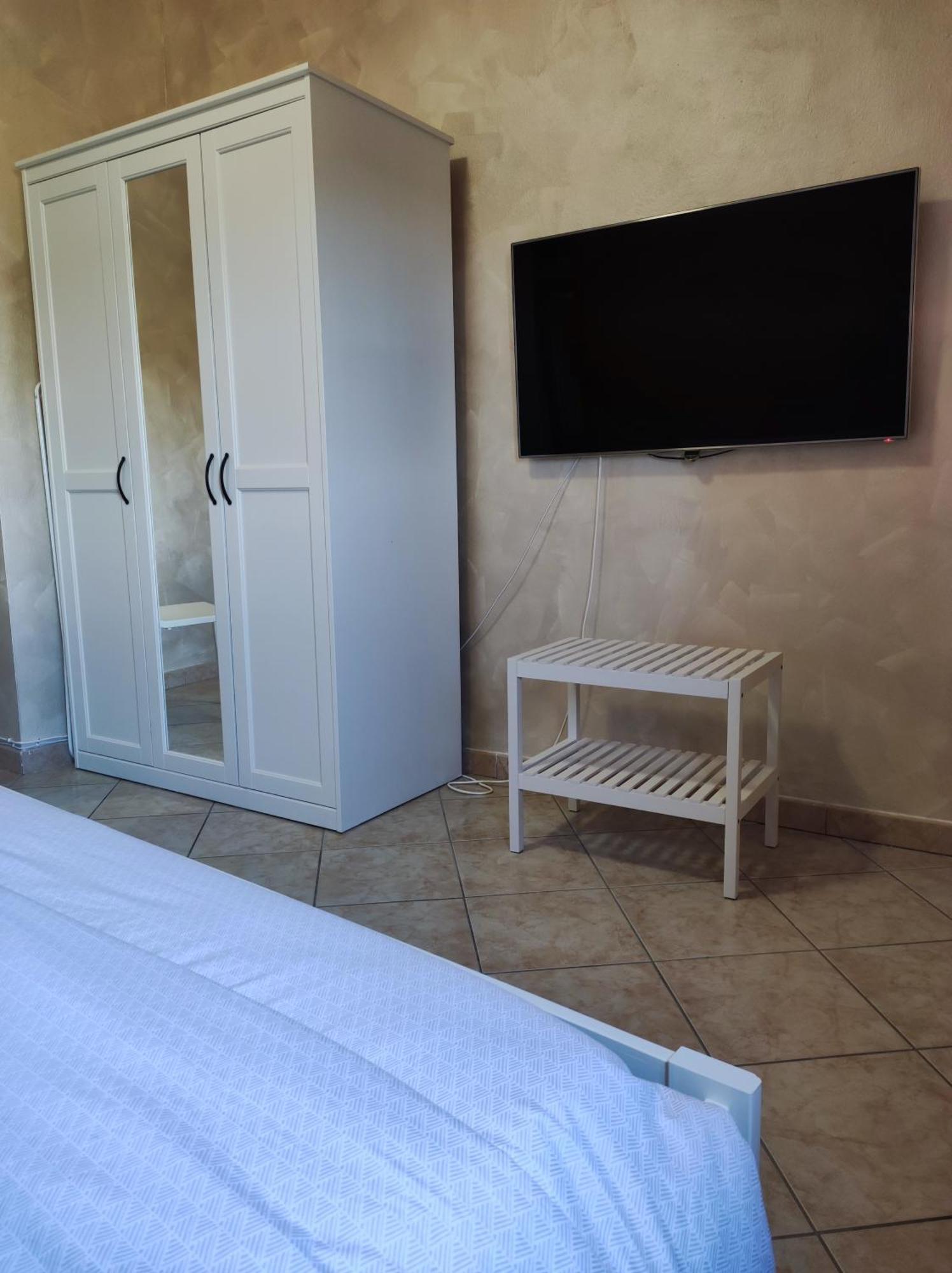 Alloggio Alfa - Central Apartment Civitavecchia Ngoại thất bức ảnh